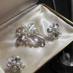 Ribbons and Pearls TRIFARI Brooch Earring Set